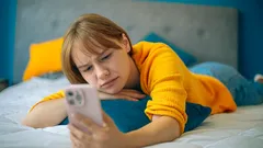 Inteligence umlčuje, emoce ovládají: Kdo táhne online diskuze